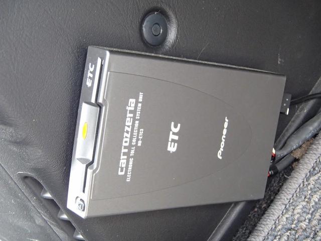 シャモニー 切替4WD 社外メモリーナビ フルセグTV KYBリフトアップショック オーバーフェンダー オートステップ ETC コーナーセンサー BFグッドリッチホワイトレタータイヤ ブロウズ16AW 社外HID(30枚目)