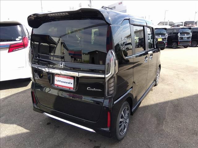 N-BOXカスタム ホンダセンシング☆ナビTV☆Bluetooth☆バックカメラ ホンダセンシング☆ナビTV☆Bluetooth☆バックカメラ☆電動ドア☆アイドリングストップ☆前席シートヒーター☆LEDオートライト☆LEDフォグ☆禁煙車☆オートブレーキホールド☆全方位UVカット☆(5枚目)