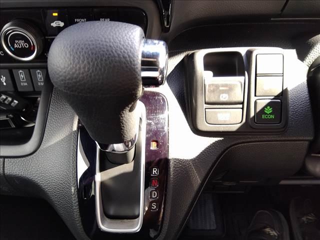 N-BOXカスタム ホンダセンシング☆ナビTV☆Bluetooth☆バックカメラ ホンダセンシング☆ナビTV☆Bluetooth☆バックカメラ☆電動ドア☆アイドリングストップ☆前席シートヒーター☆LEDオートライト☆LEDフォグ☆禁煙車☆オートブレーキホールド☆全方位UVカット☆(24枚目)