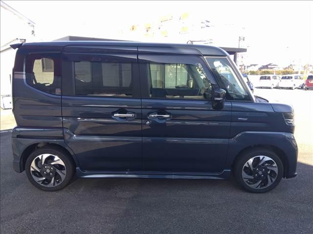 スペーシアカスタム ハイブリッドＸＳターボ　４ＷＤターボ☆９型ナビ☆試乗出来ます　４ＷＤ☆ターボ☆９型ナビＴＶ☆Ｂｌｕｅｔｏｏｔｈ☆全方位カメラ☆両側電動ドア☆２トーンルーフ☆前席シートヒーター☆ＬＥＤオートライト☆ＬＥＤフォグ☆禁煙車☆ヘッドアップディスプレイ☆試乗出来ます☆（4枚目）