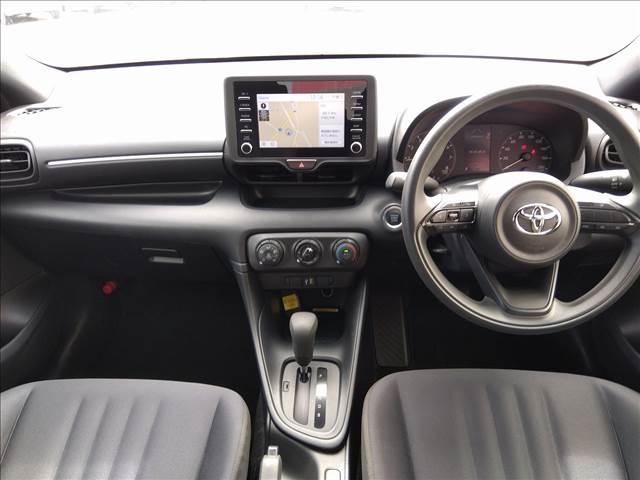 ヤリス Ｘ　専用オーディオ☆ナビ☆Ｂｌｕｅｔｏｏｔｈ☆バックカメラ☆　専用オーディオ☆ナビ☆Ｂｌｕｅｔｏｏｔｈ☆バックカメラ☆トヨタセーフティセンス☆スマートキー☆プッシュスタート☆オートハイビーム☆ステアリモコン☆走行２．１万Ｋｍ☆禁煙車☆ＥＴＣ☆ブラックインテリア（10枚目）