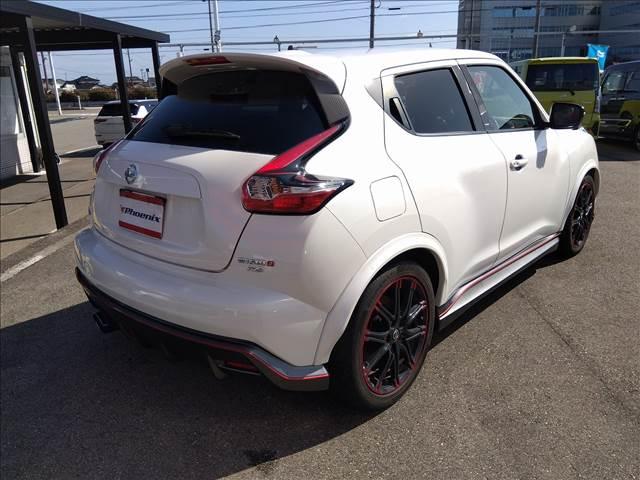 ジューク ニスモ　ＲＳ　４ＷＤ☆ターボ☆ナビＴＶ☆Ｂｌｕｅｔｏｏｔｈ☆　４ＷＤ☆ターボ☆ナビＴＶ☆Ｂｌｕｅｔｏｏｔｈ☆全方位カメラ☆ＮＩＳＭＯエアロ☆ＮＩＳＭＯサス☆インテリキー☆プッシュスタート☆ＨＩＤオートライト☆柿本改マフラー☆革巻きパドルシフト☆禁煙車☆ＥＴＣ☆（5枚目）