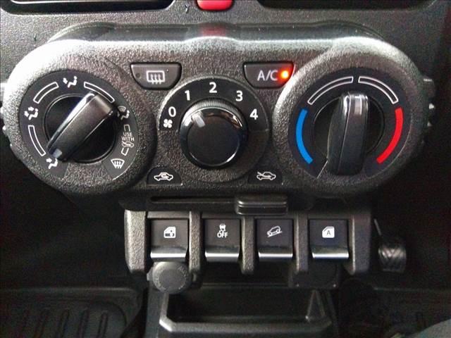 ジムニー XG 4WD☆ターボ☆5速MT☆ナビTV☆試乗OK☆ 4WD☆ターボ☆5速MT☆ナビTV☆Bluetooth☆DVD再生☆社外バンパー☆キーレス☆禁煙車☆走行4.5万Km☆6エアバッグ☆アルミホイール☆ブラックインテリア☆試乗OK☆(15枚目)