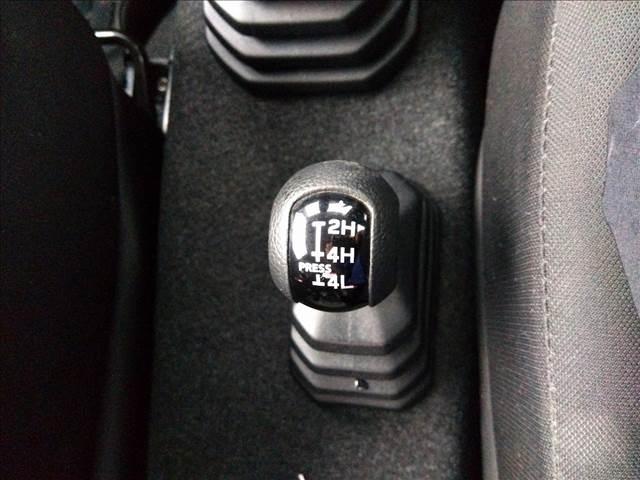 ジムニー XG 4WD☆ターボ☆5速MT☆ナビTV☆試乗OK☆ 4WD☆ターボ☆5速MT☆ナビTV☆Bluetooth☆DVD再生☆社外バンパー☆キーレス☆禁煙車☆走行4.5万Km☆6エアバッグ☆アルミホイール☆ブラックインテリア☆試乗OK☆(17枚目)