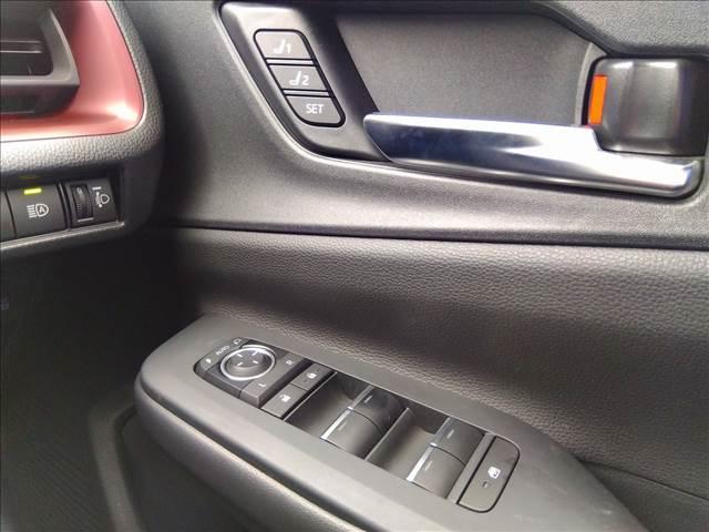 プリウス Ｚ　４ＷＤ☆１２．３型ナビＴＶ☆トヨタセーフティセンス☆　４ＷＤ☆１２．３型ナビＴＶ☆トヨタセーフティセンス☆黒革シート☆Ｆベンチレーション☆デジタルインナーミラー☆前後ドラレコ☆ワイパーデアイサー☆パーキングサポート☆禁煙車☆ＥＴＣ２．０☆試乗ＯＫ（30枚目）