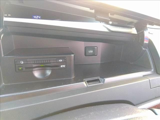 エスティマハイブリッド アエラス レザーパッケージ 4WD☆ナビTV☆ 4WD☆ナビTV☆Bluetooth☆フリップダウン☆両側電動ドア☆パワーバックドア☆HIDオートライト☆クルーズコントロール☆革シート☆前席シートヒーター☆ETC☆ワイパーデアイサー☆AC100V☆(26枚目)