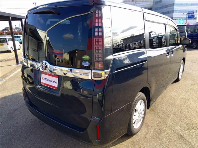 ヴォクシー V ナビTV☆Bluetooth☆バックカメラ☆試乗OK ナビTV☆Bluetooth☆バックカメラ☆後席フリップダウン☆電動ドア☆トヨタセーフティセンス☆LEDオートライト☆禁煙車☆ETC☆スマートキー2個☆プッシュスタート☆アイドリングストップ☆試乗OK(5枚目)