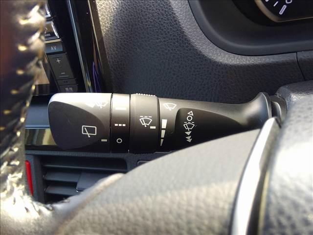 ヴォクシー V ナビTV☆Bluetooth☆バックカメラ☆試乗OK ナビTV☆Bluetooth☆バックカメラ☆後席フリップダウン☆電動ドア☆トヨタセーフティセンス☆LEDオートライト☆禁煙車☆ETC☆スマートキー2個☆プッシュスタート☆アイドリングストップ☆試乗OK(22枚目)