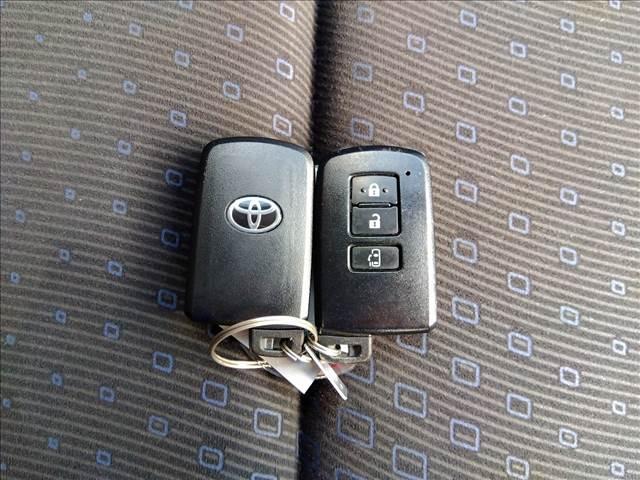 ヴォクシー V ナビTV☆Bluetooth☆バックカメラ☆試乗OK ナビTV☆Bluetooth☆バックカメラ☆後席フリップダウン☆電動ドア☆トヨタセーフティセンス☆LEDオートライト☆禁煙車☆ETC☆スマートキー2個☆プッシュスタート☆アイドリングストップ☆試乗OK(27枚目)