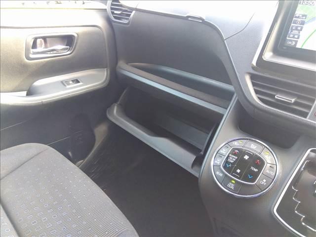 ヴォクシー V ナビTV☆Bluetooth☆バックカメラ☆試乗OK ナビTV☆Bluetooth☆バックカメラ☆後席フリップダウン☆電動ドア☆トヨタセーフティセンス☆LEDオートライト☆禁煙車☆ETC☆スマートキー2個☆プッシュスタート☆アイドリングストップ☆試乗OK(41枚目)