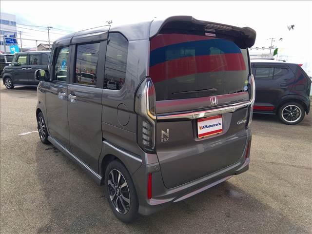 N-BOXカスタム G・Lホンダセンシング ホンダセンシング☆純正ナビ☆ETC☆ ホンダセンシング☆ギャザス8型ナビTV☆Bluetooth☆バックカメラ☆電動ドア☆LEDオートライト☆LEDフォグ☆スマートキー☆プッシュスタート☆アイドリングストップ☆ステリモ☆禁煙車☆ETC☆(7枚目)