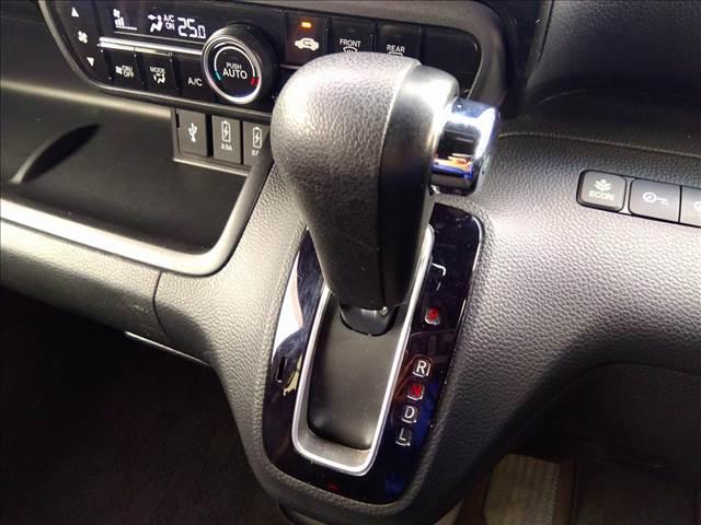 N-BOXカスタム G・Lホンダセンシング ホンダセンシング☆純正ナビ☆ETC☆ ホンダセンシング☆ギャザス8型ナビTV☆Bluetooth☆バックカメラ☆電動ドア☆LEDオートライト☆LEDフォグ☆スマートキー☆プッシュスタート☆アイドリングストップ☆ステリモ☆禁煙車☆ETC☆(18枚目)