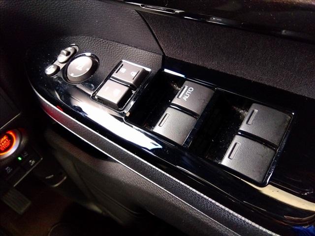 N-BOXカスタム G・Lホンダセンシング ホンダセンシング☆純正ナビ☆ETC☆ ホンダセンシング☆ギャザス8型ナビTV☆Bluetooth☆バックカメラ☆電動ドア☆LEDオートライト☆LEDフォグ☆スマートキー☆プッシュスタート☆アイドリングストップ☆ステリモ☆禁煙車☆ETC☆(26枚目)