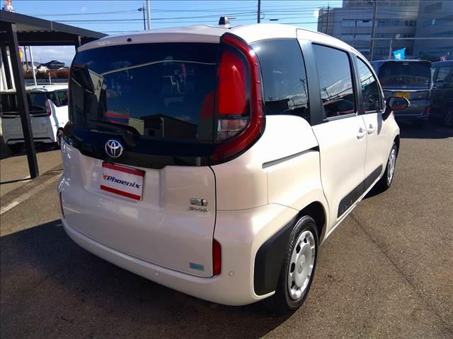 シエンタ ハイブリッドＸ４ＷＤ☆ハイブリッド☆ナビ☆Ｂｌｕｅｔｏｏｔｈ　４ＷＤ☆ハイブリッド☆ナビ☆Ｂｌｕｅｔｏｏｔｈ☆バックカメラ☆電動ドア☆トヨタセーフティセンス☆ＬＥＤオートライト☆追従クルコン☆７人乗り☆３列シート☆ＵＳＢ充電☆ブラックインテリア☆禁煙車☆ＥＴＣ☆（5枚目）