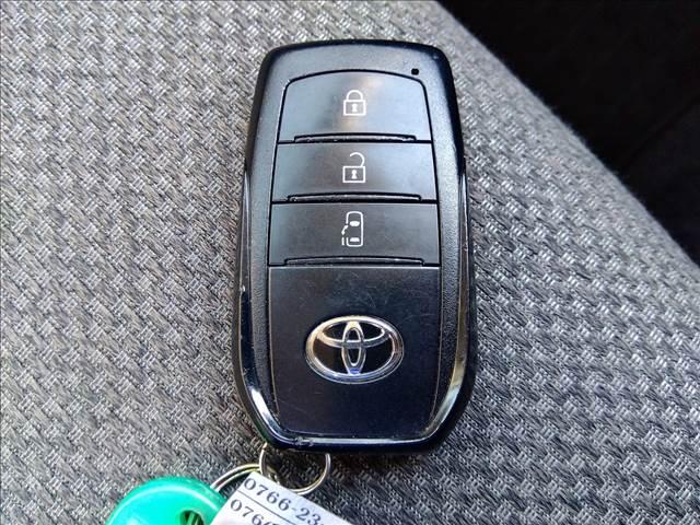 シエンタ ハイブリッドＸ４ＷＤ☆ハイブリッド☆ナビ☆Ｂｌｕｅｔｏｏｔｈ　４ＷＤ☆ハイブリッド☆ナビ☆Ｂｌｕｅｔｏｏｔｈ☆バックカメラ☆電動ドア☆トヨタセーフティセンス☆ＬＥＤオートライト☆追従クルコン☆７人乗り☆３列シート☆ＵＳＢ充電☆ブラックインテリア☆禁煙車☆ＥＴＣ☆（27枚目）