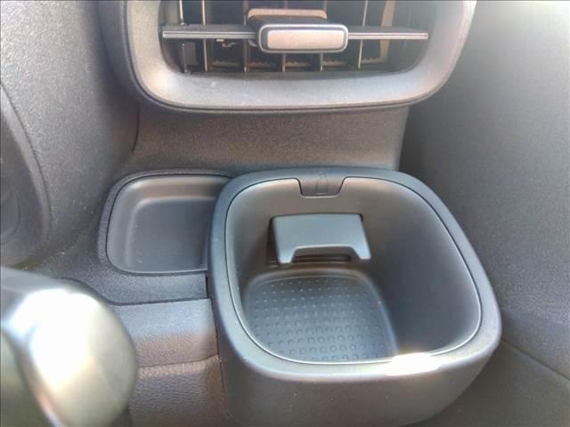 シエンタ ハイブリッドＸ４ＷＤ☆ハイブリッド☆ナビ☆Ｂｌｕｅｔｏｏｔｈ　４ＷＤ☆ハイブリッド☆ナビ☆Ｂｌｕｅｔｏｏｔｈ☆バックカメラ☆電動ドア☆トヨタセーフティセンス☆ＬＥＤオートライト☆追従クルコン☆７人乗り☆３列シート☆ＵＳＢ充電☆ブラックインテリア☆禁煙車☆ＥＴＣ☆（38枚目）