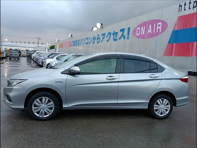 グレイス ハイブリッドＬＸ・ホンダセンシング　ワンオーナー☆試乗ＯＫ☆　ワンオーナー☆ホンダセンシング☆４ＷＤ☆ナビ☆Ｂｌｕｅｔｏｏｔｈ☆バックカメラ☆前後ドラレコ☆前席シートヒーター☆スマートキー☆プッシュスタート☆コンフォートビュー☆禁煙車☆ＥＴＣ☆試乗ＯＫ☆（8枚目）