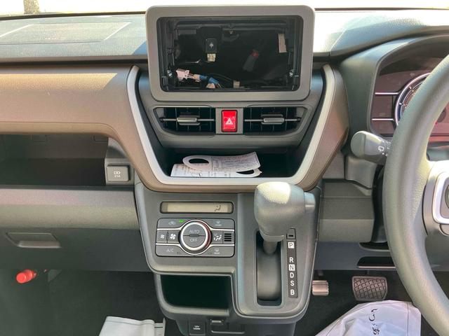 ムーヴ X バックカメラ 両側スライド・片側電動 クリアランスソナー レーンアシスト 衝突被害軽減システム オートライト LEDヘッドランプ スマートキー アイドリングストップ 電動格納ミラー ベンチシート(5枚目)