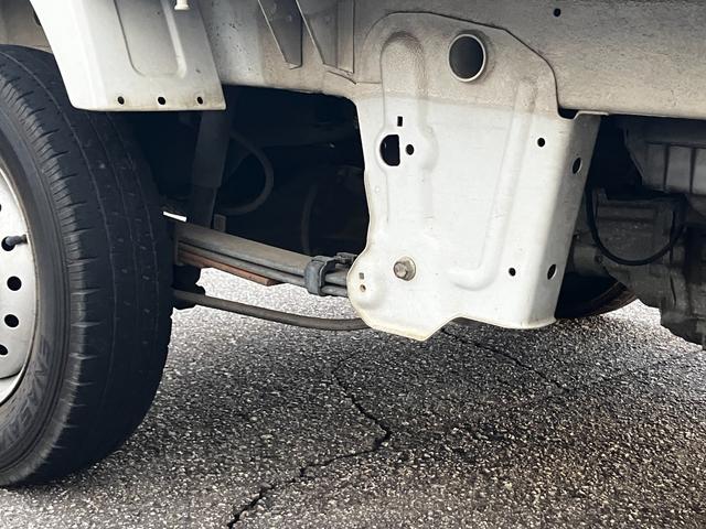 キャリイトラック ＦＣ　５ＭＴ　４ＷＤ　エアコン　パワステ　ＤＡ６５型（19枚目）