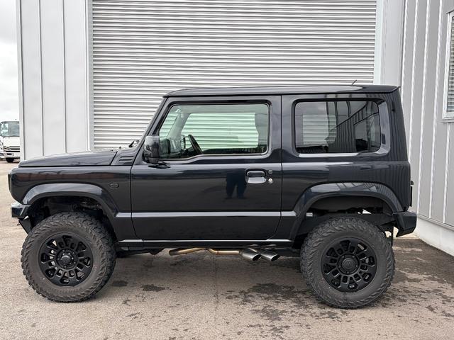ジムニー ＸＬ　アングリースタイル　ワンオーナー禁煙車　２インチリフトアップ　サイド出しマフラー　ヴァレンティＬＥＤテール（12枚目）