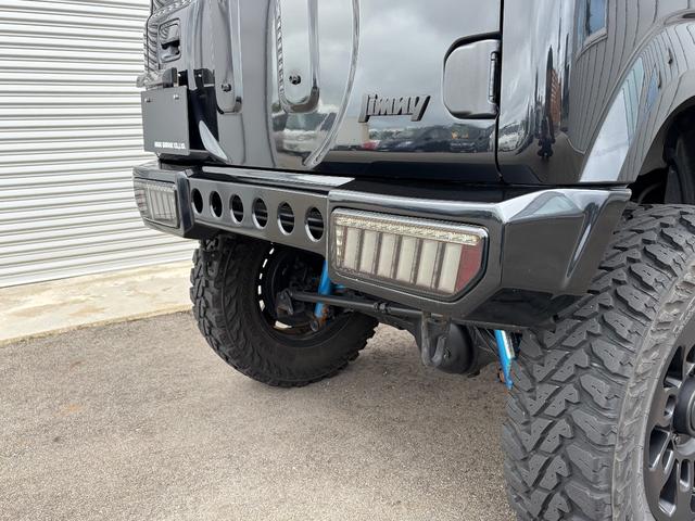 ジムニー ＸＬ　アングリースタイル　ワンオーナー禁煙車　２インチリフトアップ　サイド出しマフラー　ヴァレンティＬＥＤテール（18枚目）