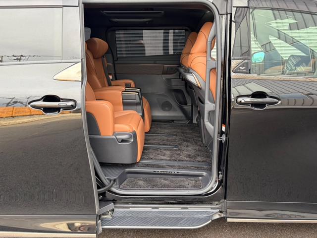 ヴェルファイアハイブリッド Ｚ　プレミア　ユニバーサルステップ　寒冷地　シートヒーター　ベンチレーション　ステアリングヒーター　ＩＴＳコネクト　サイドエンブレムイルミネーション　パノラミックビューモニター　左右独立ムーンルーフ　置くだけ充電（32枚目）