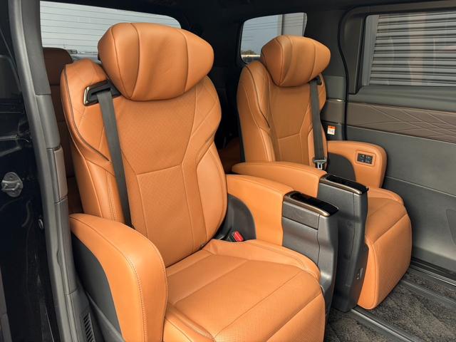 ヴェルファイアハイブリッド Ｚ　プレミア　ユニバーサルステップ　寒冷地　シートヒーター　ベンチレーション　ステアリングヒーター　ＩＴＳコネクト　サイドエンブレムイルミネーション　パノラミックビューモニター　左右独立ムーンルーフ　置くだけ充電（49枚目）