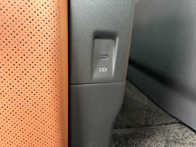 ヴェルファイアハイブリッド Ｚ　プレミア　ユニバーサルステップ　寒冷地　シートヒーター　ベンチレーション　ステアリングヒーター　ＩＴＳコネクト　サイドエンブレムイルミネーション　パノラミックビューモニター　左右独立ムーンルーフ　置くだけ充電（53枚目）