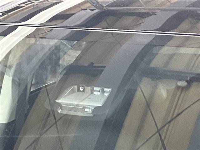 シエンタ Ｇ　フルセグ　メモリーナビ　ＤＶＤ再生　ミュージックプレイヤー接続可　バックカメラ　衝突被害軽減システム　ＥＴＣ　両側電動スライド　ＬＥＤヘッドランプ　ウオークスルー　乗車定員７人　３列シート（13枚目）