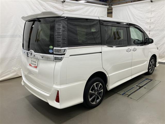 ヴォクシー ＺＳ　煌ＩＩ　４ＷＤ　フルセグ　メモリーナビ　ＤＶＤ再生　ミュージックプレイヤー接続可　バックカメラ　衝突被害軽減システム　ＥＴＣ　ドラレコ　両側電動スライド　ＬＥＤヘッドランプ　ウオークスルー　乗車定員７人（8枚目）