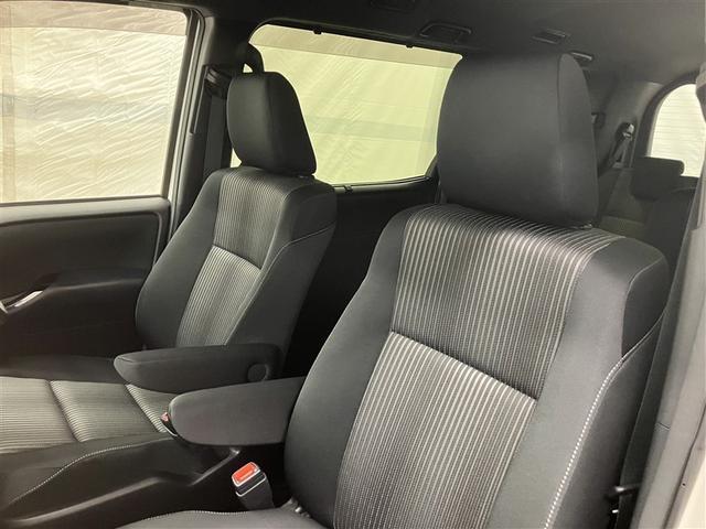 ヴォクシー ＺＳ　煌ＩＩ　４ＷＤ　フルセグ　メモリーナビ　ＤＶＤ再生　ミュージックプレイヤー接続可　バックカメラ　衝突被害軽減システム　ＥＴＣ　ドラレコ　両側電動スライド　ＬＥＤヘッドランプ　ウオークスルー　乗車定員７人（26枚目）