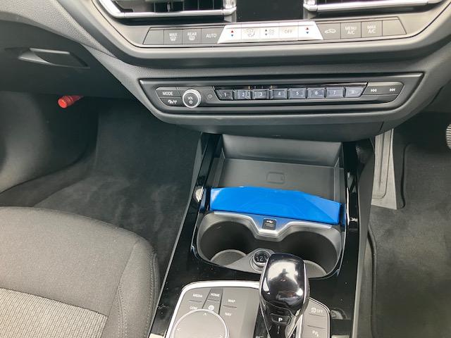 １シリーズ １１８ｉ　プレイ　認定中古車　液晶メーター　アクティブクルーズコントロール　ＬＥＤヘッドライト　バックカメラ　電動トランク　アップルカープレイ　１７インチホイール　被害軽減ブレーキ　ＥＴＣ車載器（27枚目）
