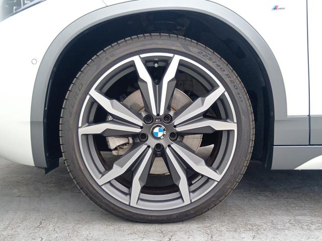 Ｘ２ ｘＤｒｉｖｅ　２０ｄ　ＭスポーツＸ　認定中古車　ガラスサンルーフ　ヘッドアップディスプレイ　アクティブクルーズコントロール　バックカメラ　２０インチアルミホイール　電動トランク　ＬＥＤヘッドライト　被害権限ブレーキ（9枚目）