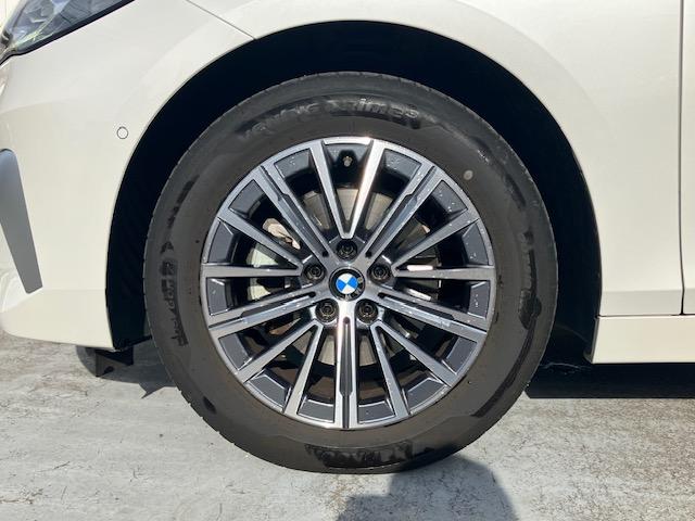 定休日は月曜日（祝日は営業）・第二火曜日になります。ご来店、心よりお待ちしております。