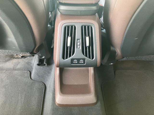 車両詳細はＢＭＷ　ＰｒｅｍｉｕｍＳｅｌｅｃｔｉｏｎ金沢　ＴＥＬ　０７６−２４６−２１００　までお気軽にお問合せ下さいませ。