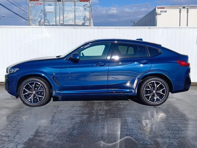 X4 xDrive 30i Mスポーツ 認定中古車 ブラックレザー ガラスサンルーフ 液晶メーター ステアリングヒーター シートヒーター・ベンチレーション ワイヤレスチャージャー アップルカープレイ 電動トランク(3枚目)