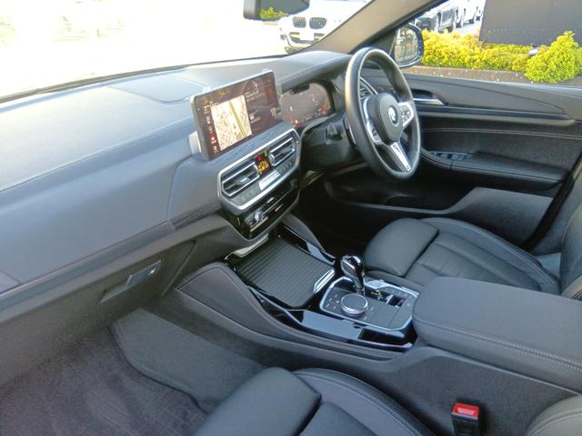 X4 xDrive 30i Mスポーツ 認定中古車 ブラックレザー ガラスサンルーフ 液晶メーター ステアリングヒーター シートヒーター・ベンチレーション ワイヤレスチャージャー アップルカープレイ 電動トランク(9枚目)