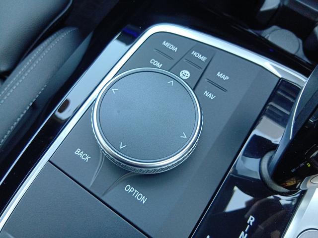 X4 xDrive 30i Mスポーツ 認定中古車 ブラックレザー ガラスサンルーフ 液晶メーター ステアリングヒーター シートヒーター・ベンチレーション ワイヤレスチャージャー アップルカープレイ 電動トランク(23枚目)