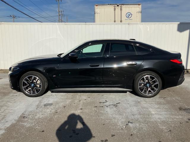 i4 eDrive 35 Mスポーツ 認定中古車 ワンオーナー 純正ナビ LEDヘッドライト アダプティブクルーズコントロール オートマチックハイビーム シートヒーター 電動シート 電動リアゲート(3枚目)