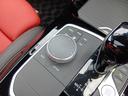 M40i 認定中古車 赤革 ガラスサンルーフ ハーマンカードン ヘッドアップディスプレイ 全周囲カメラ アクティブクルーズコントロール アップルカープレイ 電動トランク LEDヘッドライト(28枚目)