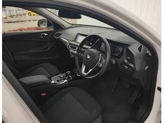 ＢＭＷ正規ディーラーとして厳選された認定中古車を展示しております。 6