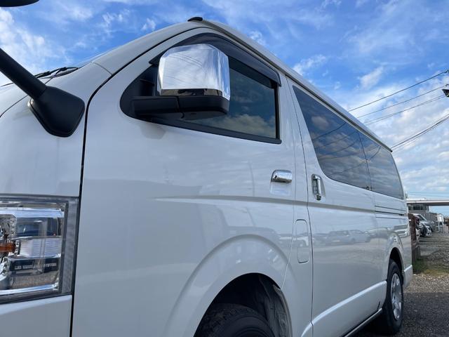 ハイエースワゴン GL パワースライド パノラマモニター デジタルインナーミラー 寒冷地 LEDヘッドライト 登録済未使用車 純正ドアバイザー 純正フロアマット(21枚目)