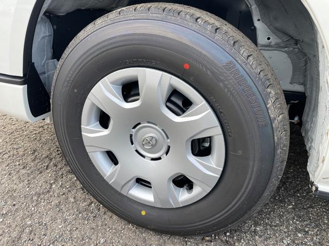 ハイエースワゴン GL パワースライド パノラマモニター デジタルインナーミラー 寒冷地 LEDヘッドライト 登録済未使用車 純正ドアバイザー 純正フロアマット(27枚目)