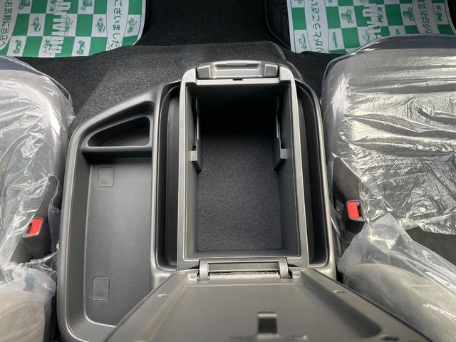 ハイエースワゴン GL パワースライド パノラマモニター デジタルインナーミラー 寒冷地 LEDヘッドライト 登録済未使用車 純正ドアバイザー 純正フロアマット(38枚目)