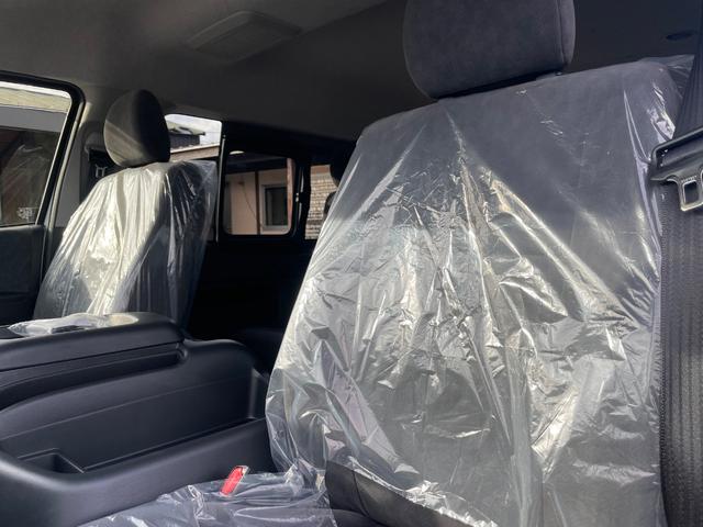 ハイエースワゴン GL パワースライド パノラマモニター デジタルインナーミラー 寒冷地 LEDヘッドライト 登録済未使用車 純正ドアバイザー 純正フロアマット(42枚目)