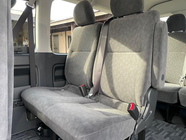 ハイエースワゴン GL パワースライド パノラマモニター デジタルインナーミラー 寒冷地 LEDヘッドライト 登録済未使用車 純正ドアバイザー 純正フロアマット(45枚目)