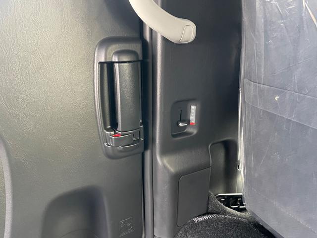 ハイエースワゴン GL パワースライド パノラマモニター デジタルインナーミラー 寒冷地 LEDヘッドライト 登録済未使用車 純正ドアバイザー 純正フロアマット(47枚目)