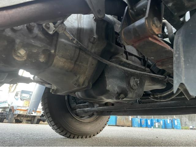 タイタン2トン低床ダンプ(10枚目)