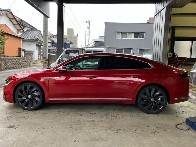 アルテオン TSI 4モーション Rラインアドバンス TSI 4モーション Rラインアドバンス レザーシート パワーシート アラウンドビューカメラ シートヒーター パワーテールゲート 純正ナビ デジタルメーター ヘッドアップディスプレイ ドラレコ前後(11枚目)