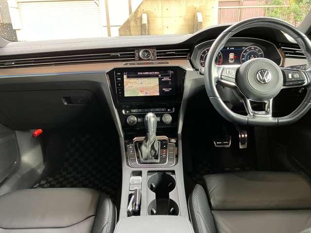 アルテオン TSI 4モーション Rラインアドバンス TSI 4モーション Rラインアドバンス レザーシート パワーシート アラウンドビューカメラ シートヒーター パワーテールゲート 純正ナビ デジタルメーター ヘッドアップディスプレイ ドラレコ前後(15枚目)